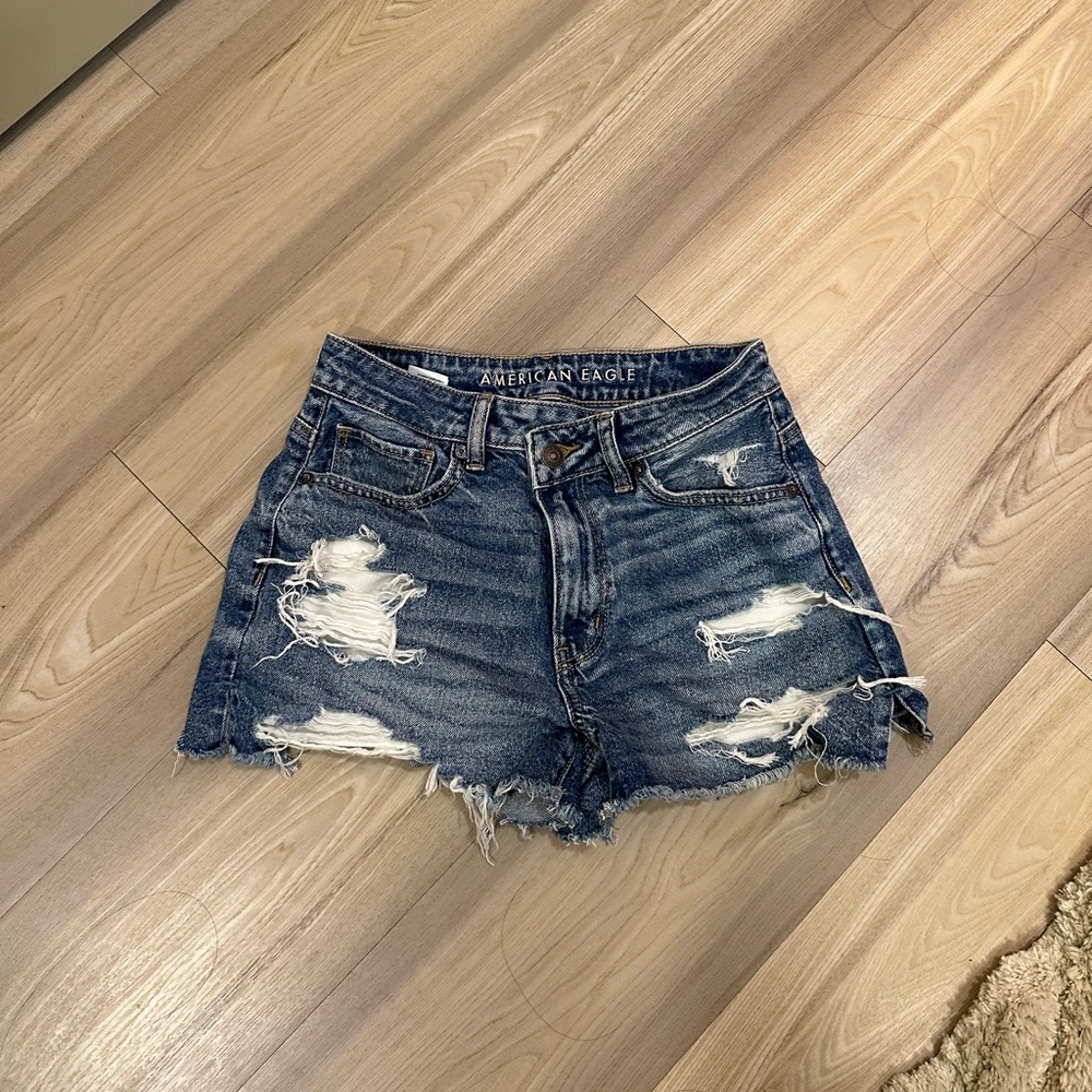 AE Strigid Denim Mom Short